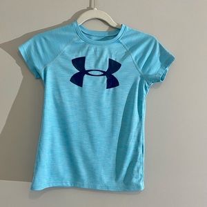 Under Armour Girls dry fit t-shirt youth M